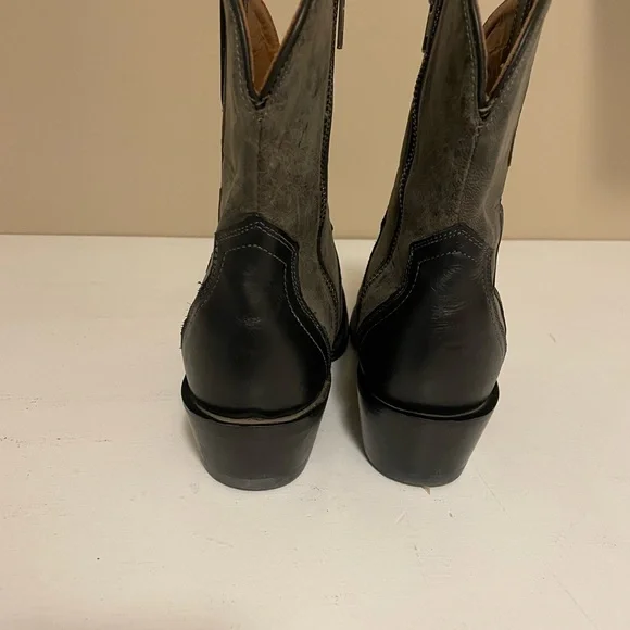 Lucchese boots woman 7.5 black